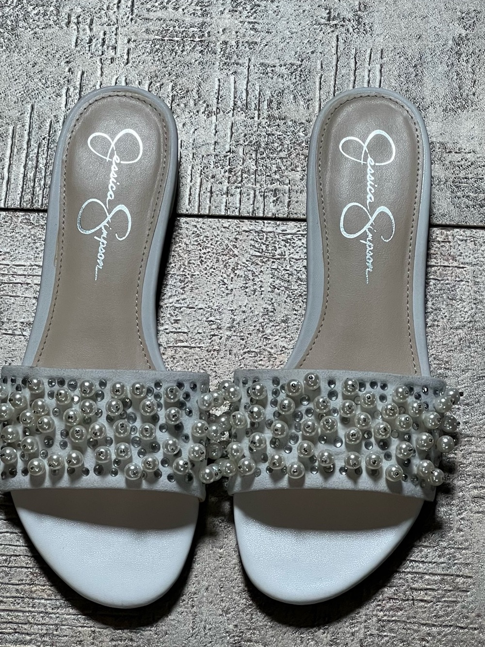 S 7.5 Jessica Simpson Women's White Pearl Crystal Grissa Slide flat mule Sandals